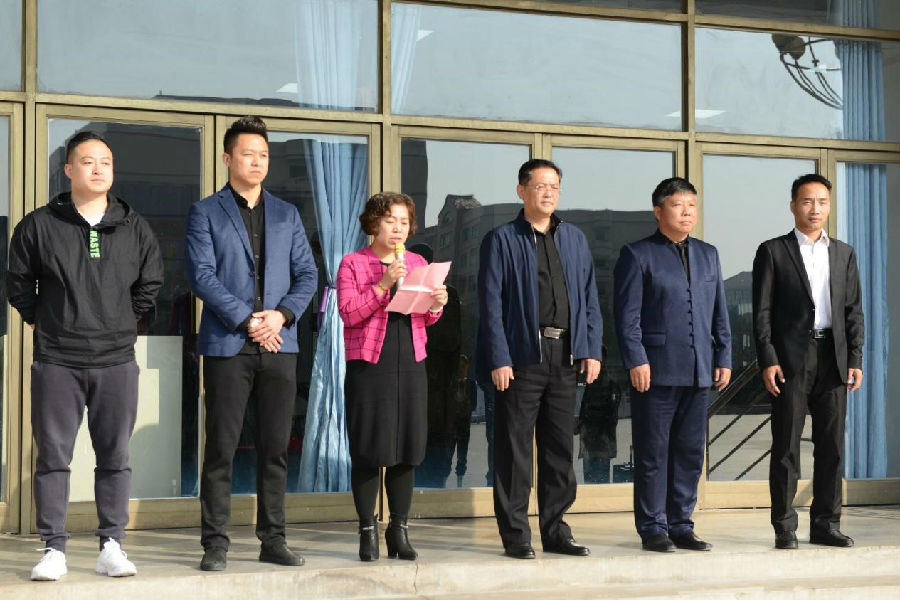 教务处副处长茅艳出席仪式并讲话.jpg